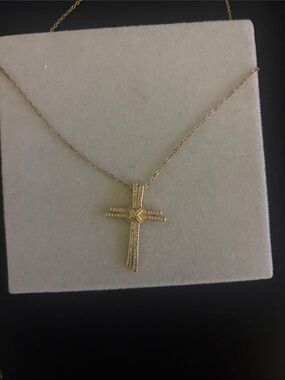20” Goldfilled  Cross Pendant Necklace - Elegant Women's Jewelry